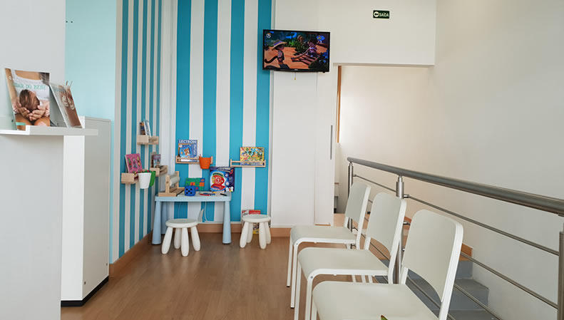 Clinica-discurso-feliz-zona-de-acompanhamento-crianças